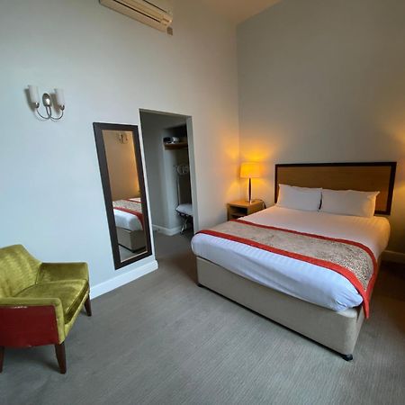 מילדנהול The Riverside House Hotel מראה חיצוני תמונה