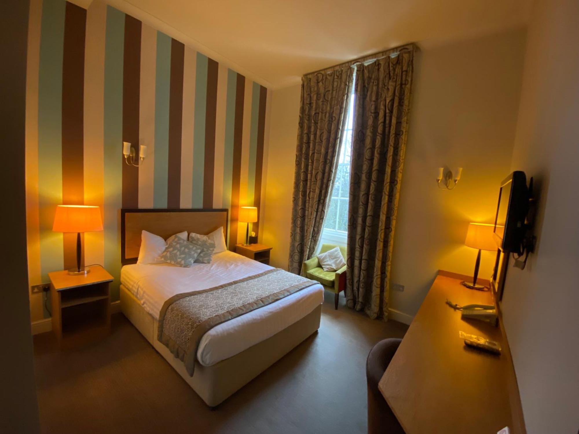 מילדנהול The Riverside House Hotel מראה חיצוני תמונה