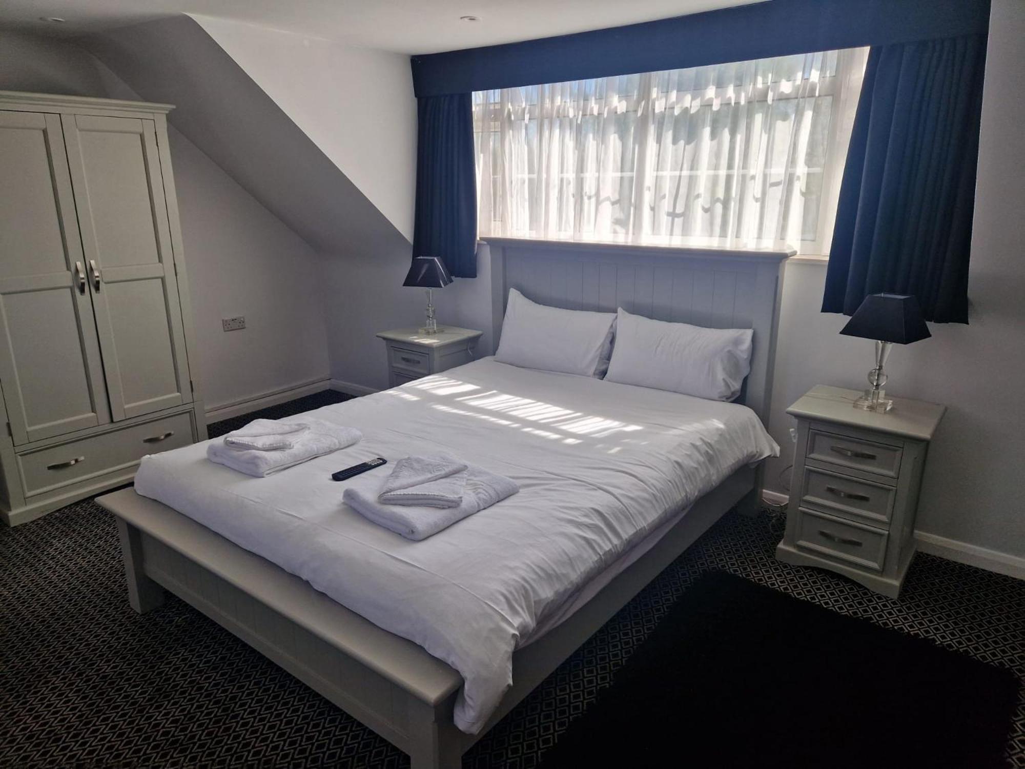 מילדנהול The Riverside House Hotel מראה חיצוני תמונה