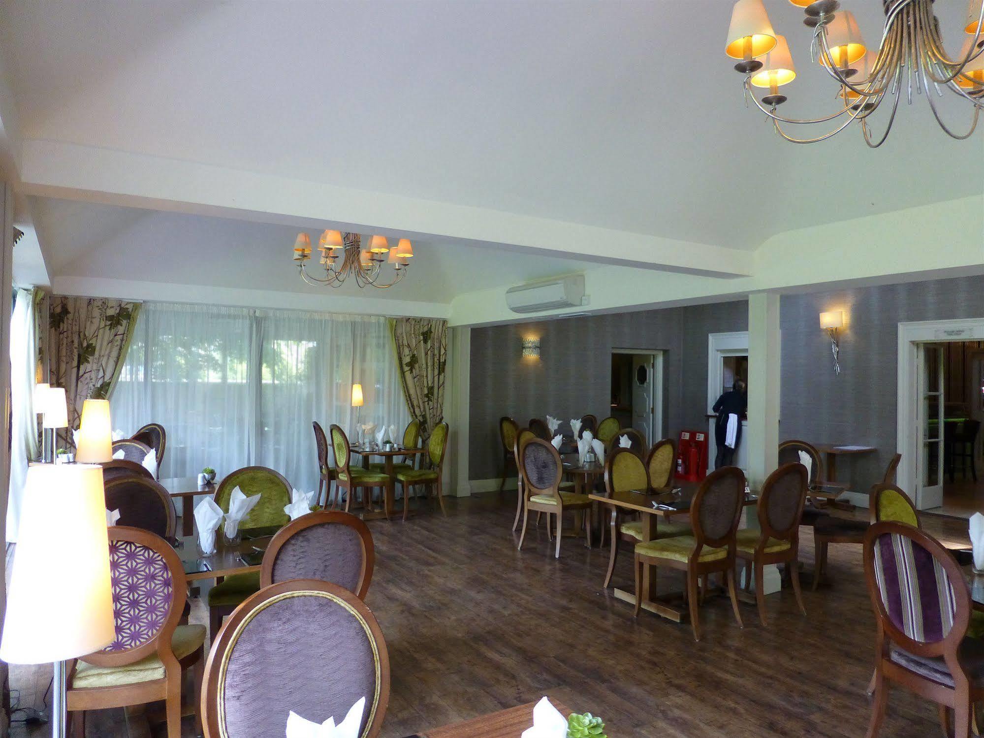 מילדנהול The Riverside House Hotel מראה חיצוני תמונה