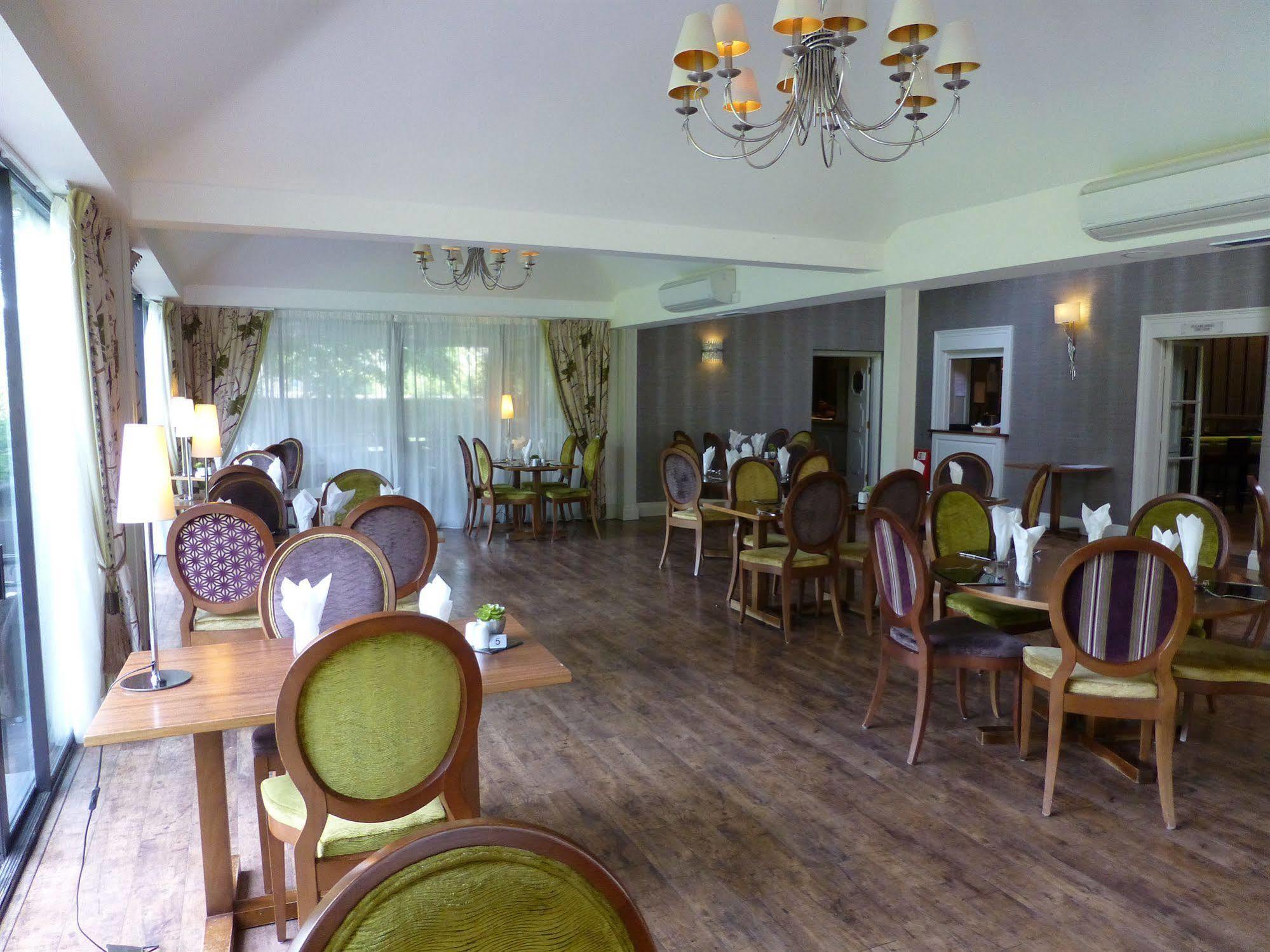 מילדנהול The Riverside House Hotel מראה חיצוני תמונה