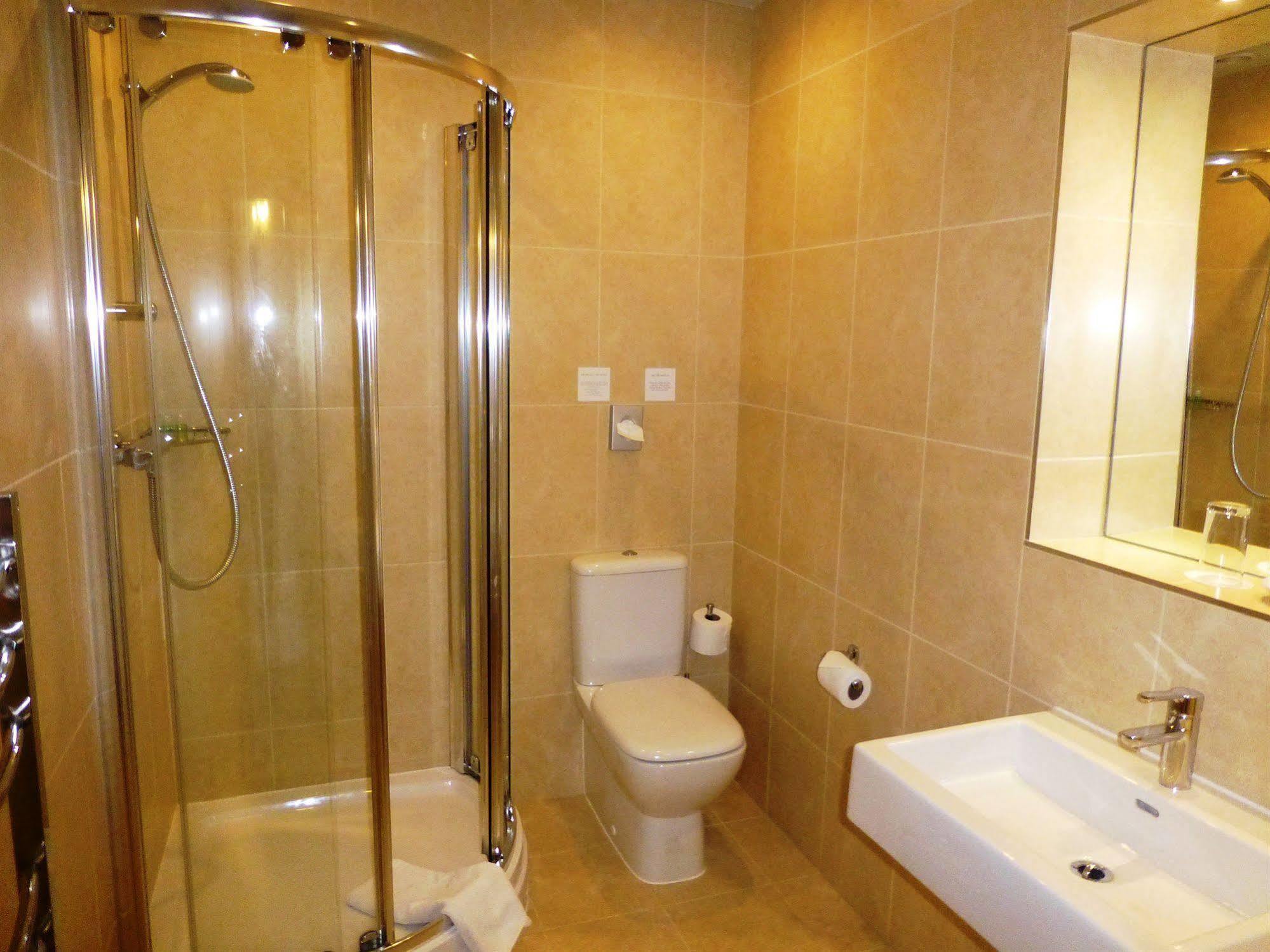 מילדנהול The Riverside House Hotel מראה חיצוני תמונה